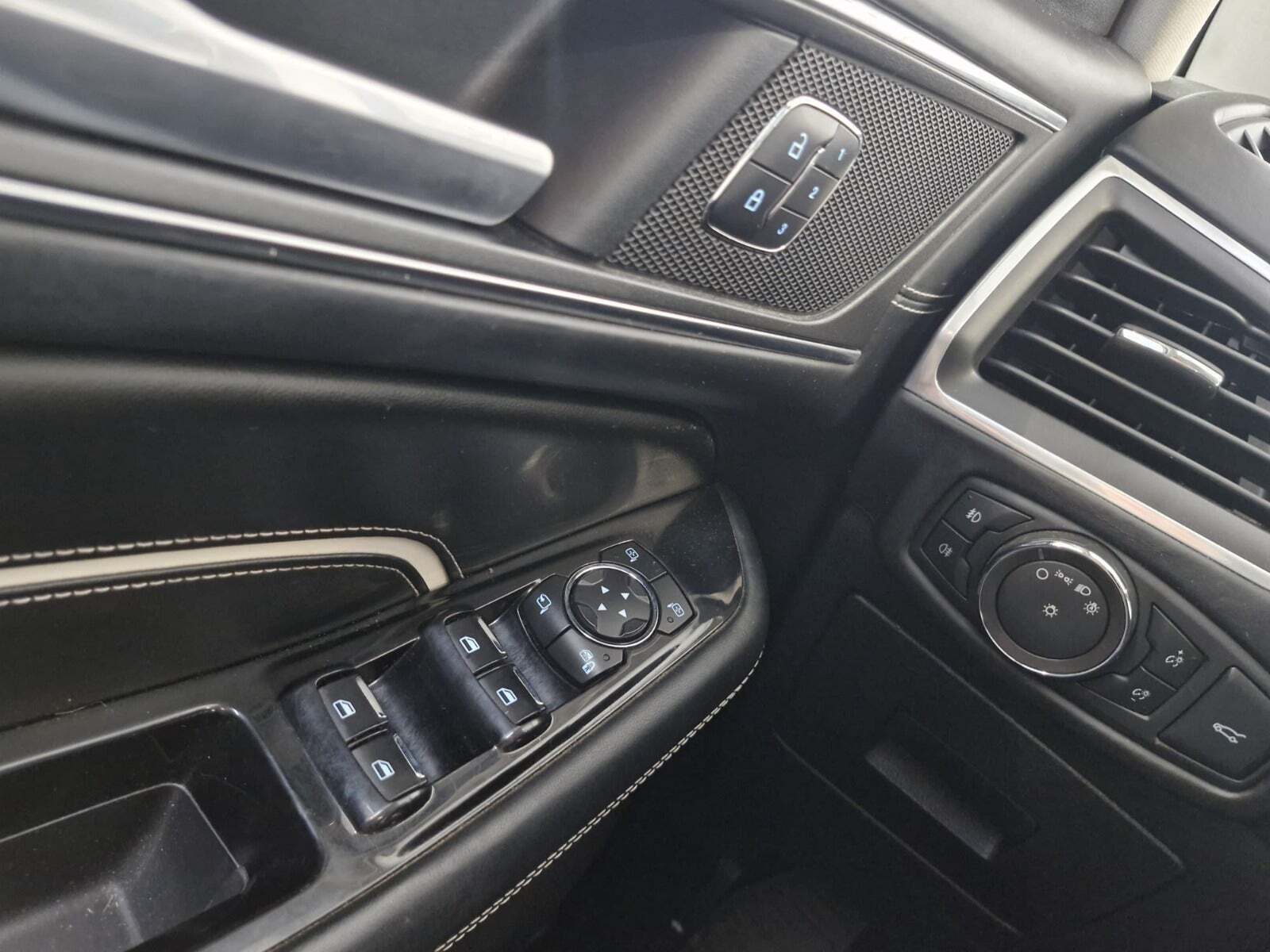 undefined Ford S-MAX fra 2017