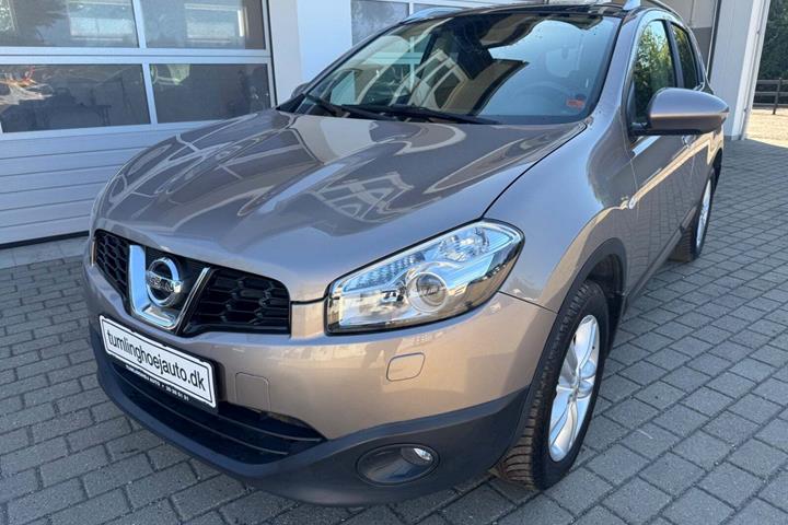 Beige Nissan Qashqai fra 2012