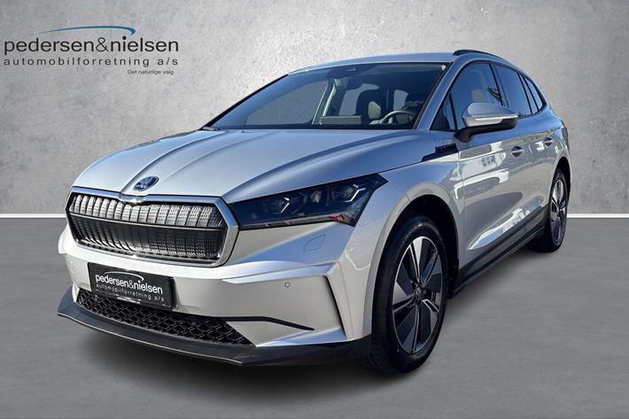 Sølv Skoda Enyaq iV fra 2024 set udefra