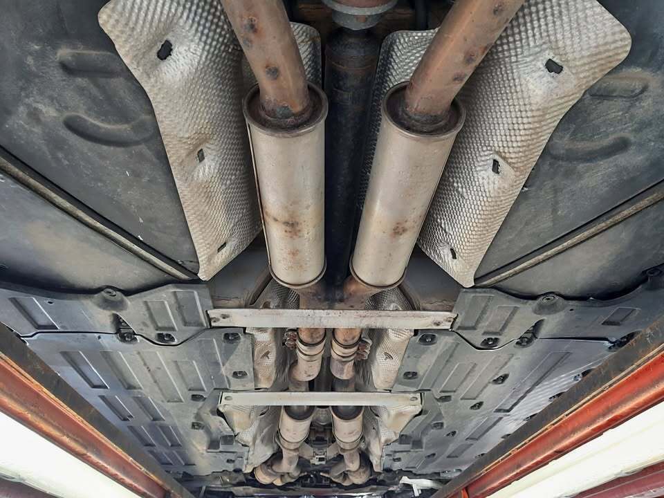 Grå Audi S8 fra 2006