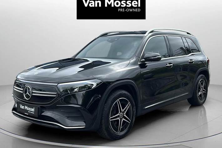 Sort Mercedes EQB250 fra 2023 set udefra
