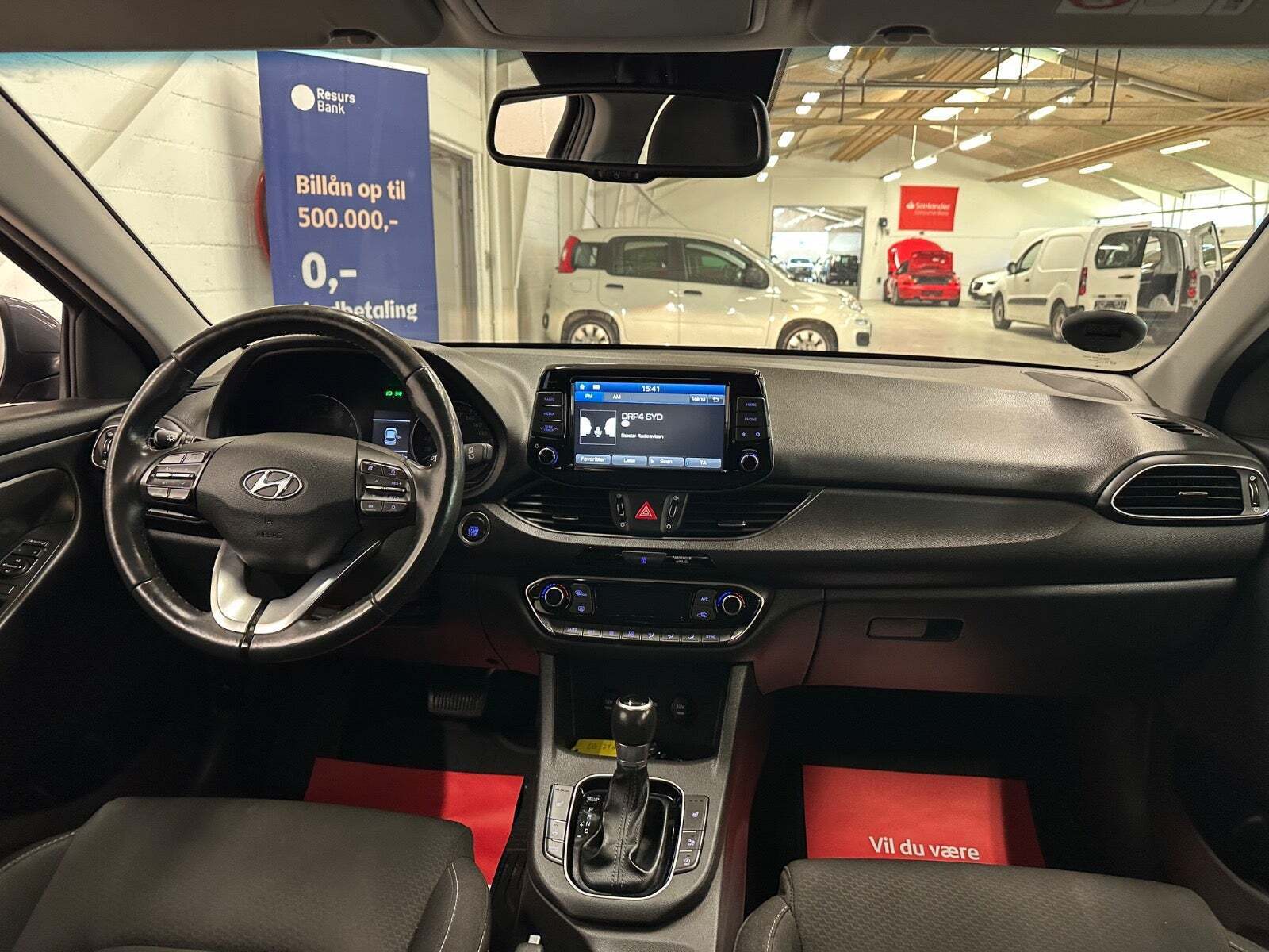 Grå Hyundai i30 fra 2019
