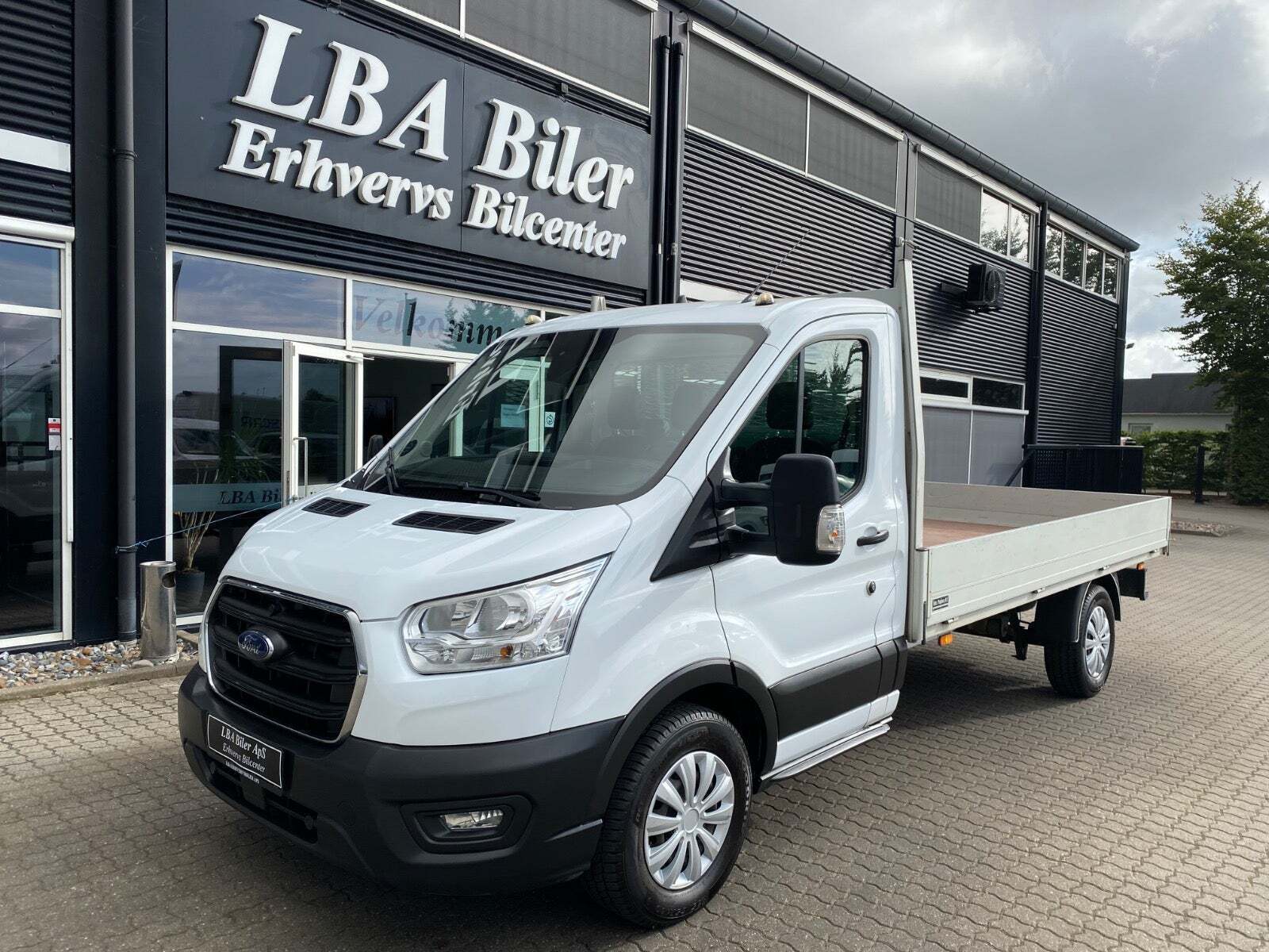 Hvid Ford Transit 350 L3 Van fra 2020 set udefra