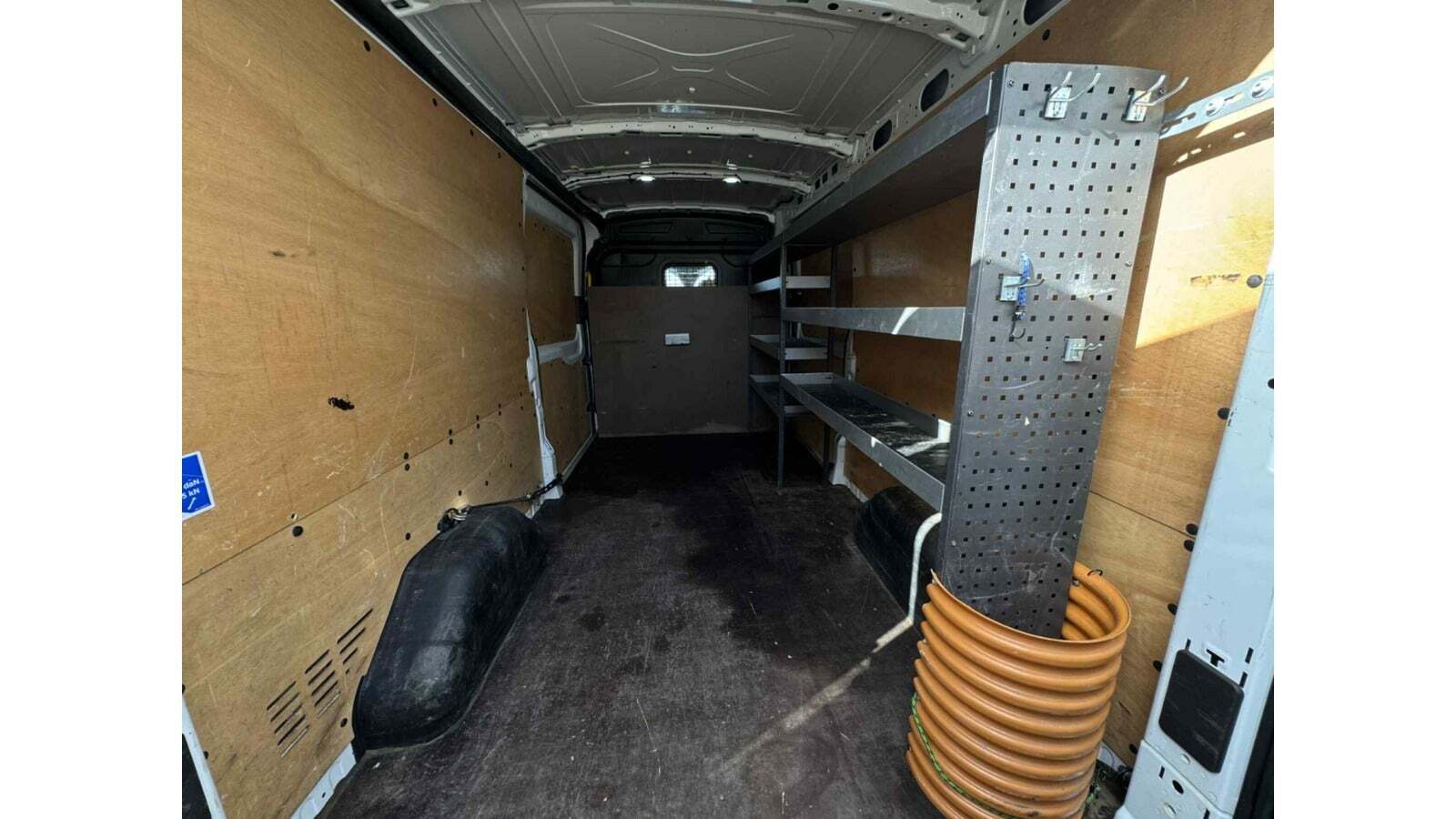 Hvid Ford Transit Custom 310S fra 2018 set udefra