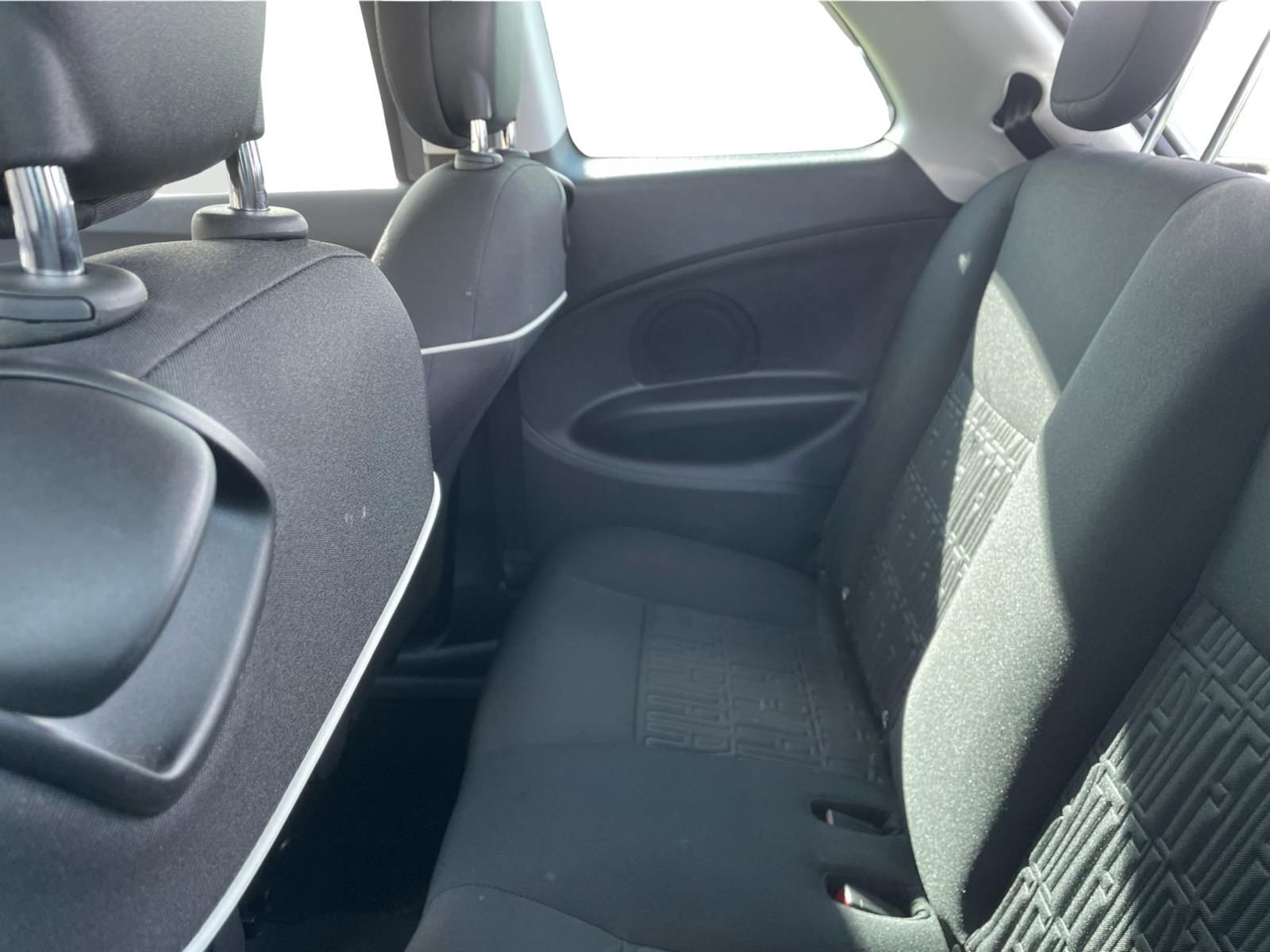 Grå Fiat 500e fra 2023