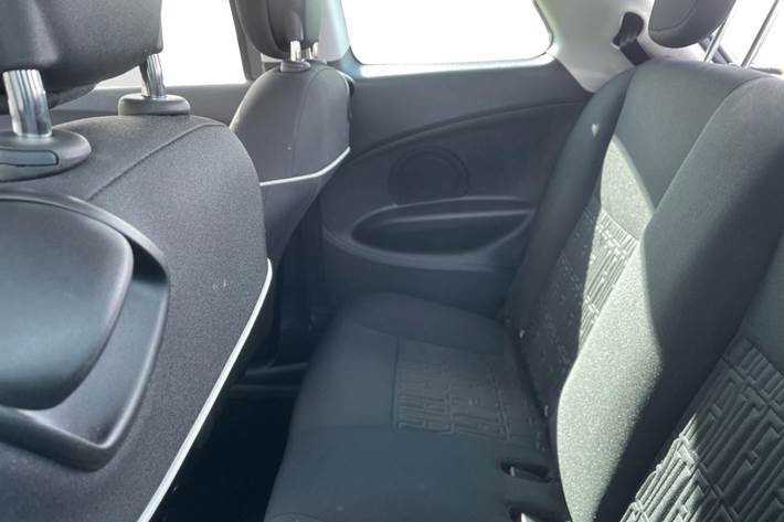 Grå Fiat 500e fra 2023