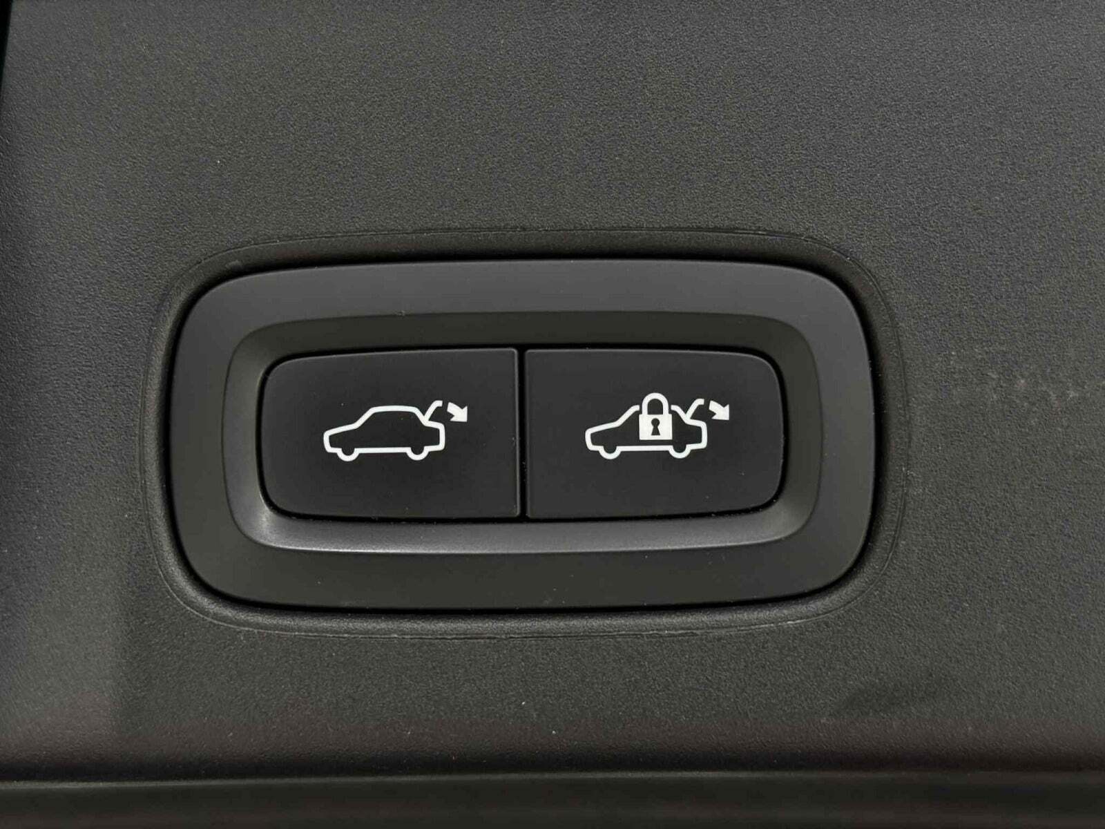 Sort Volvo V90 fra 2022