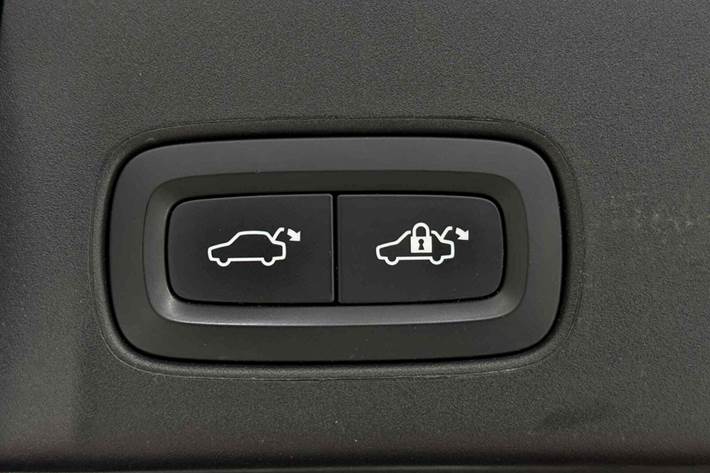 Sort Volvo V90 fra 2022