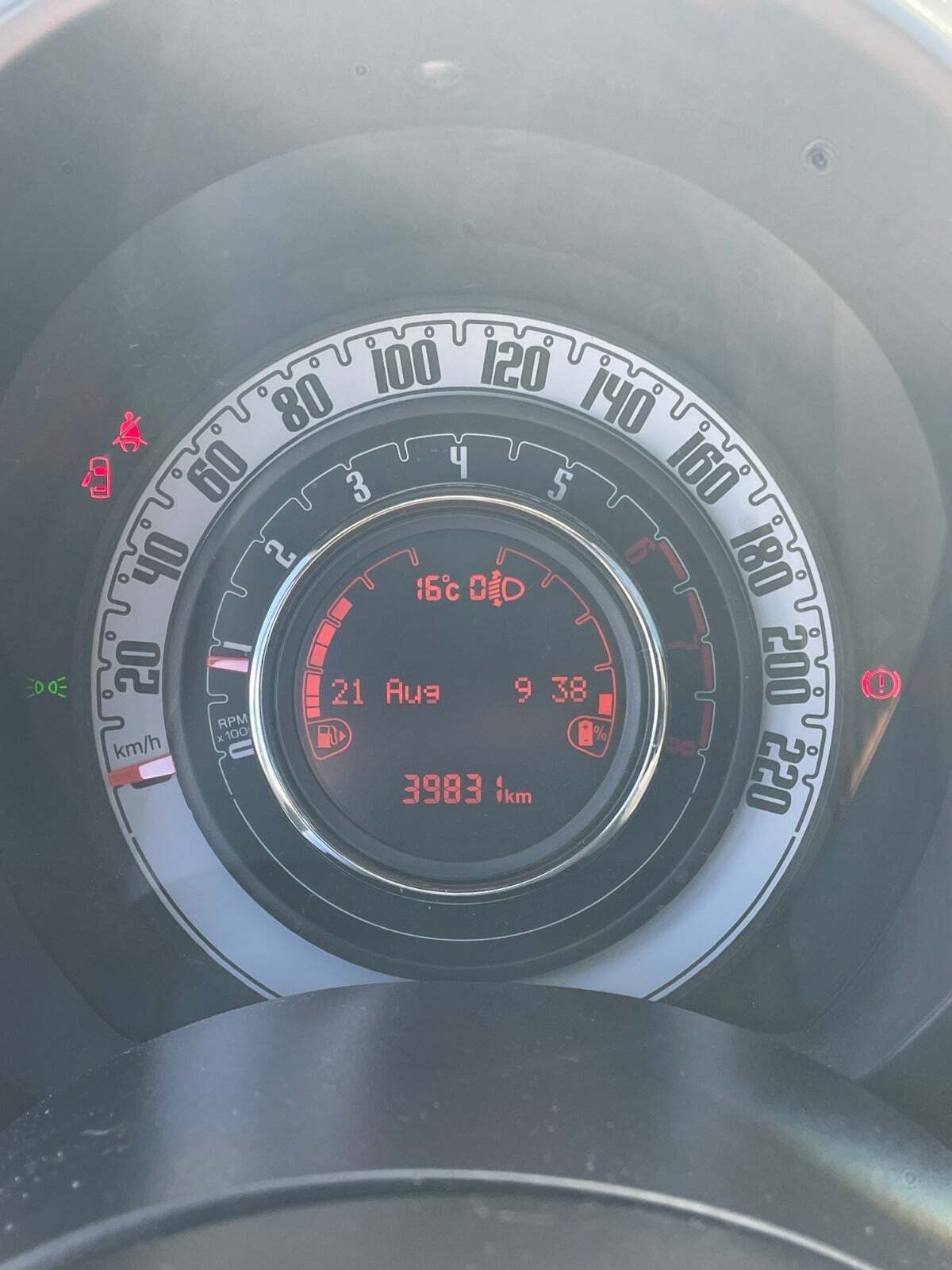 Blå Fiat 500 fra 2021