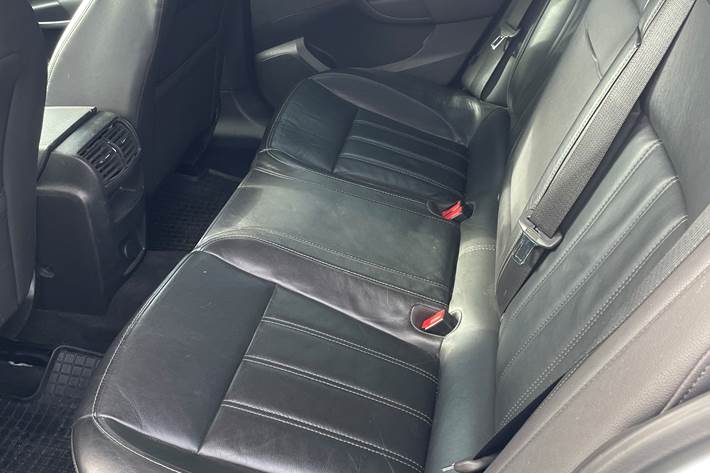 Hvid Opel Insignia fra 2010