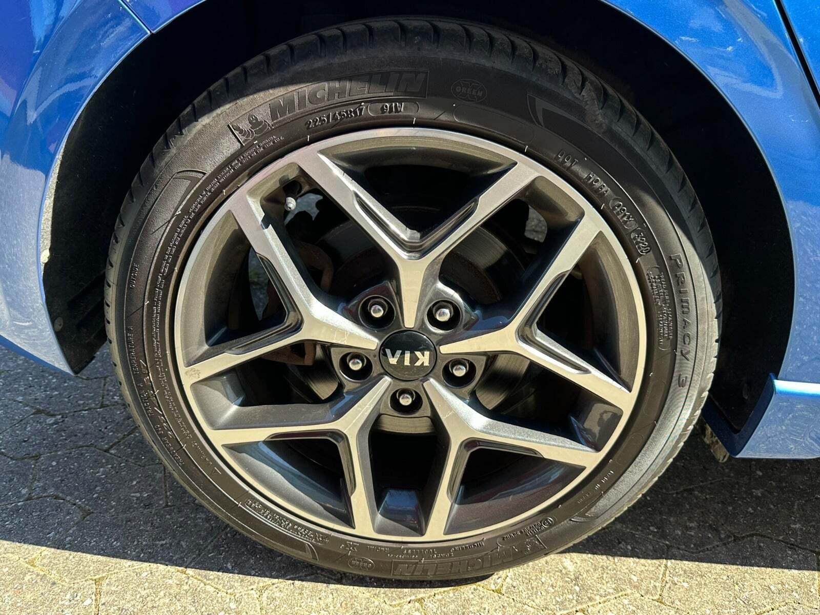 Blå Kia Ceed fra 2020