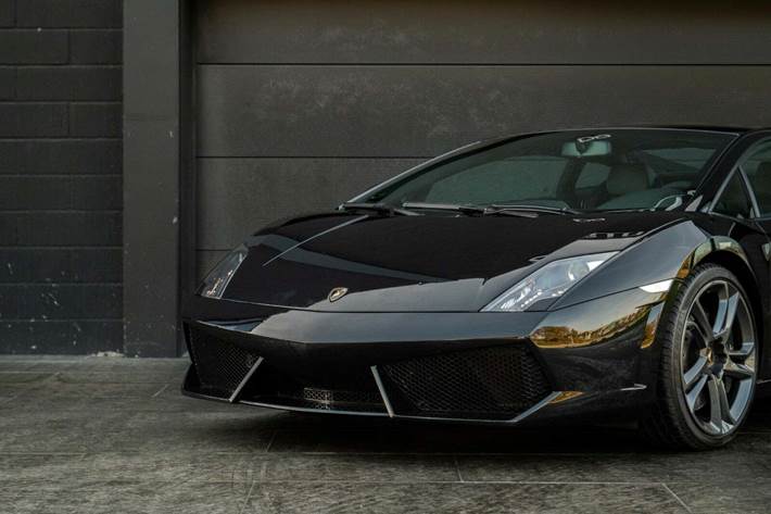 Sort Lamborghini Gallardo fra 2009 set udefra