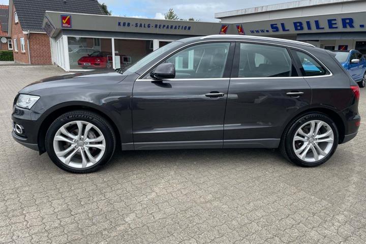 Grå Audi Q5 fra 2016