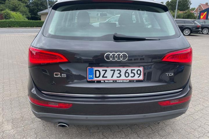 Grå Audi Q5 fra 2016