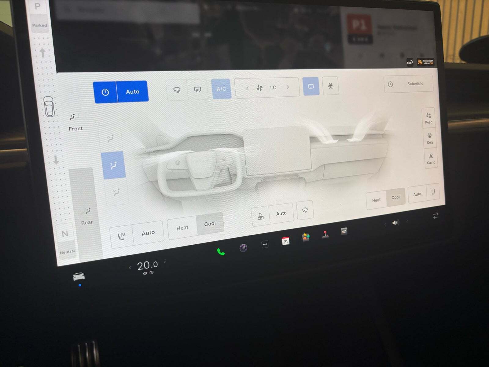 Grå Tesla Model S fra 2023 set indefra