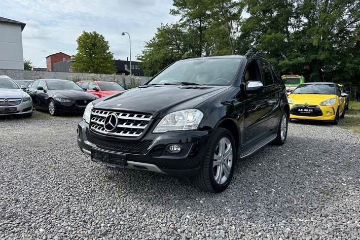 undefined Mercedes ML320 fra 2008 set udefra