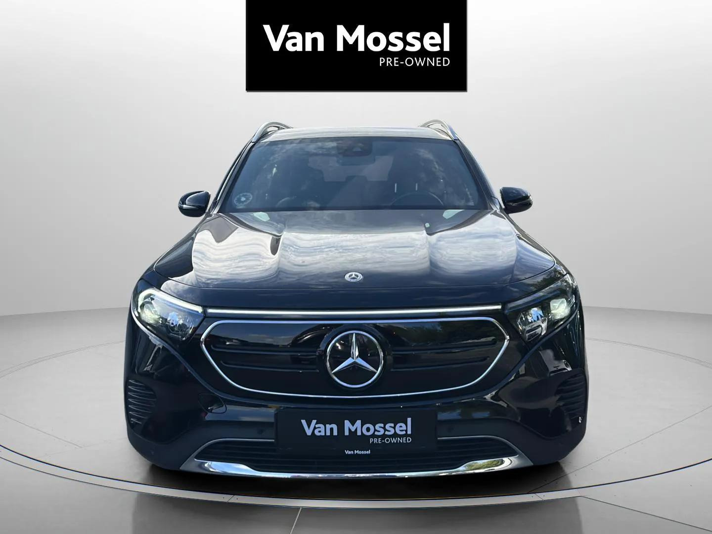 Mercedes EQB250 Electric Art