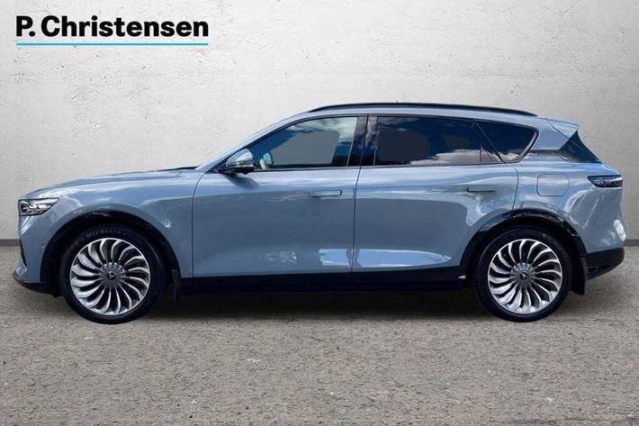 Blå Voyah Free fra 2024