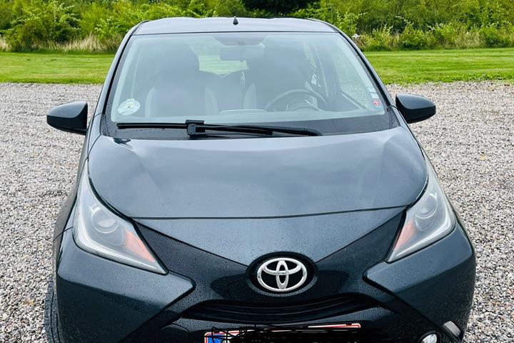 Grå Toyota Aygo 1,0 fra 2014