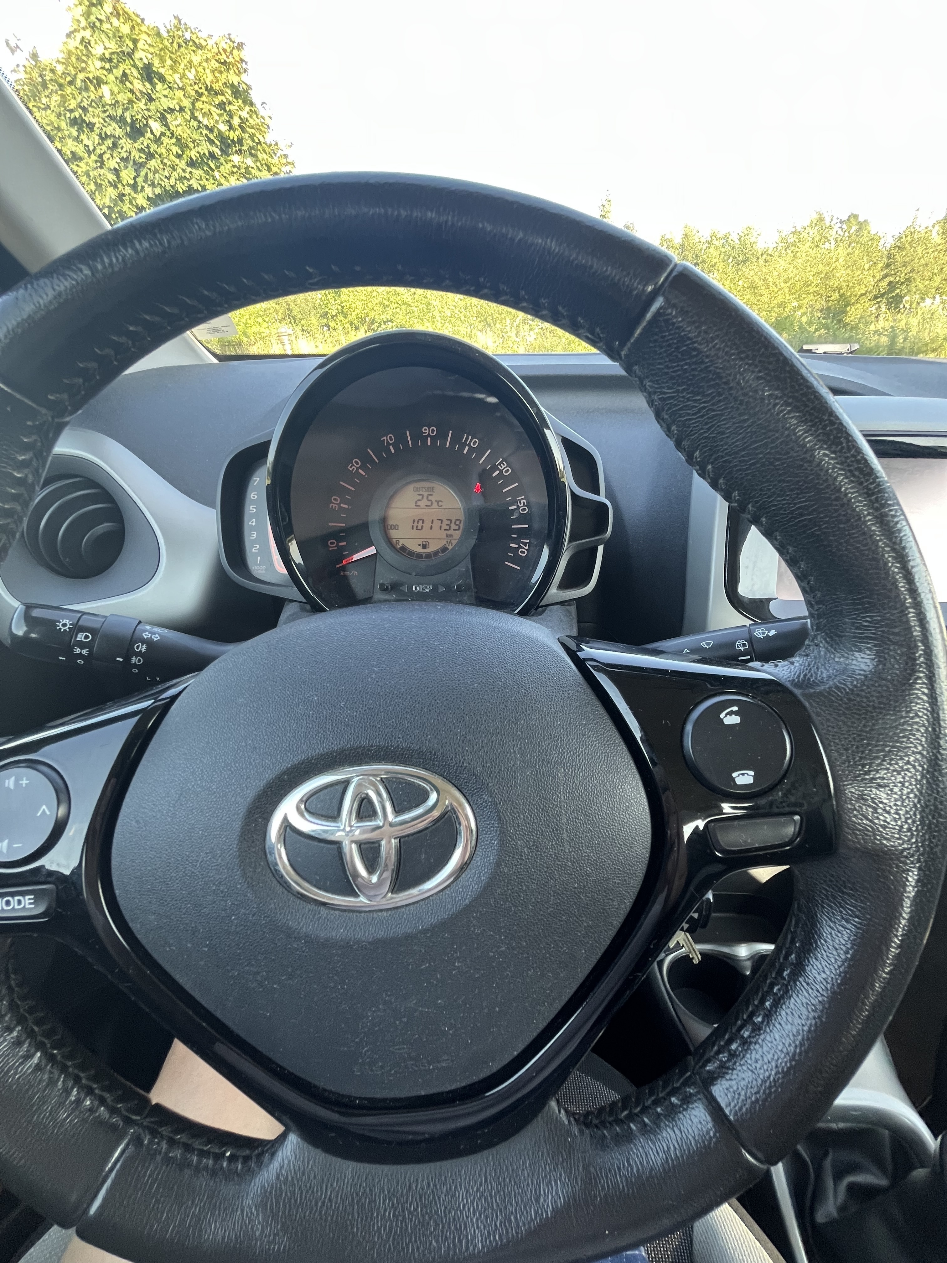 Grå Toyota Aygo 1,0 fra 2014