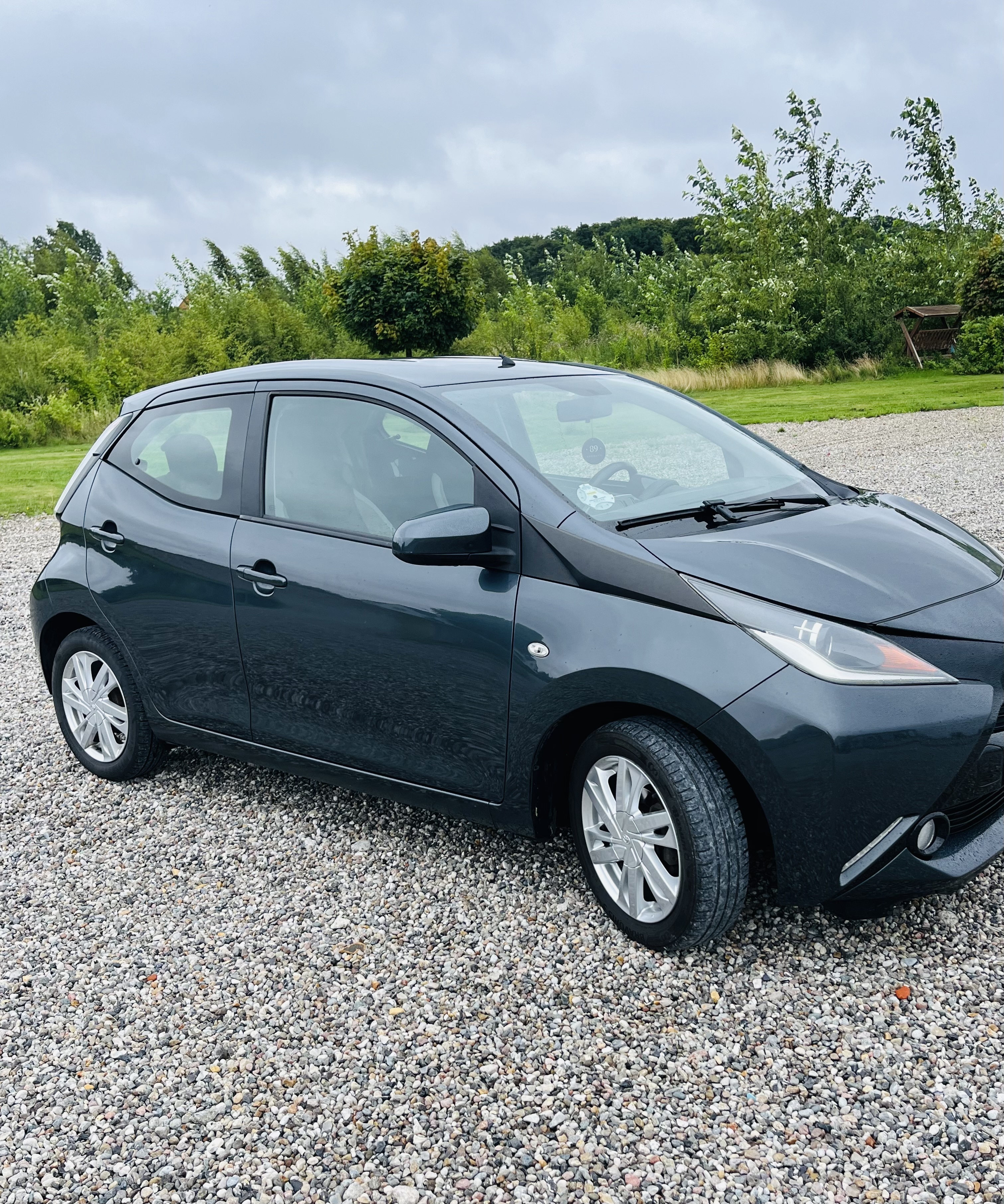 Grå Toyota Aygo 1,0 fra 2014