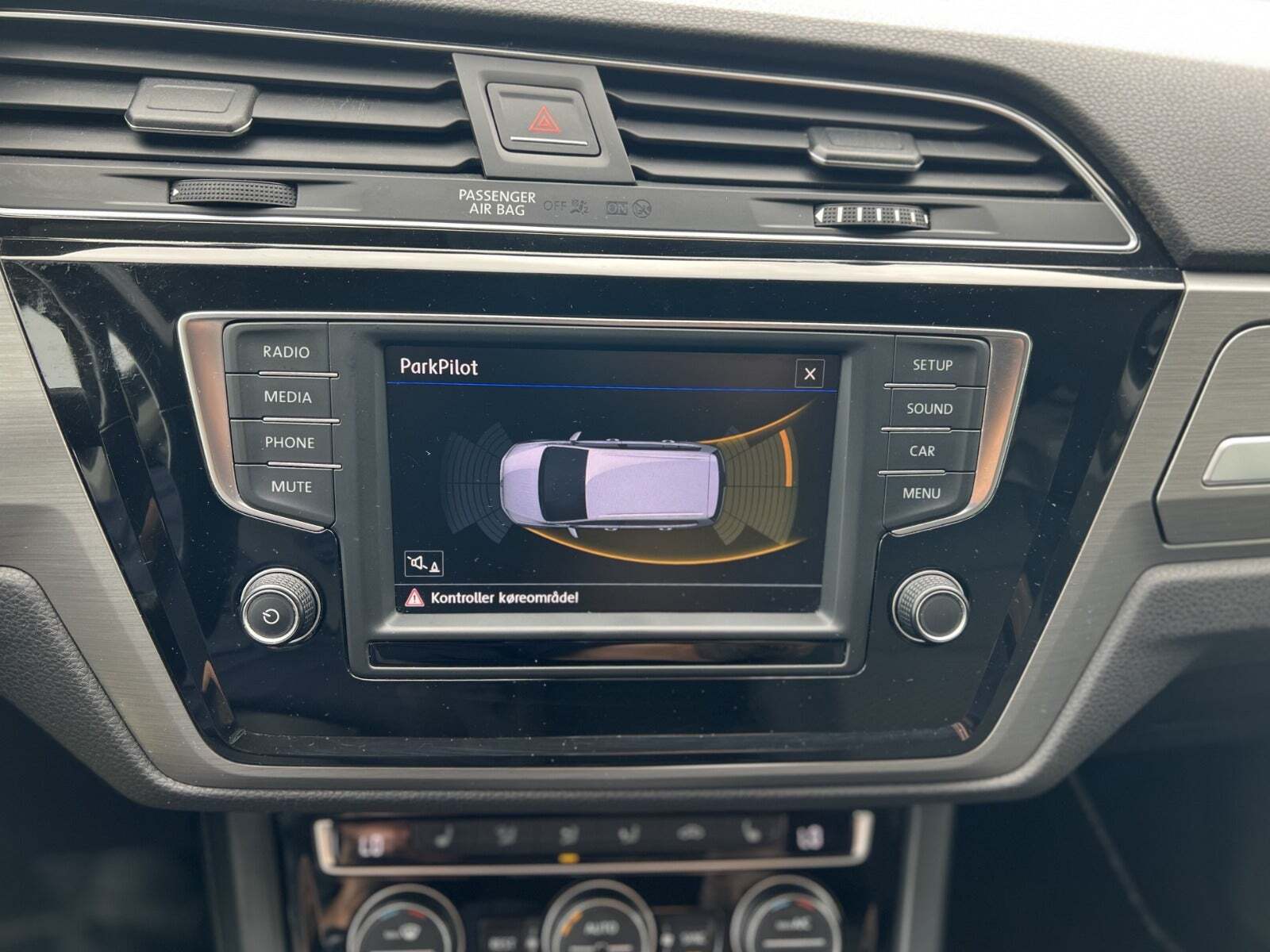 Sort VW Touran fra 2017