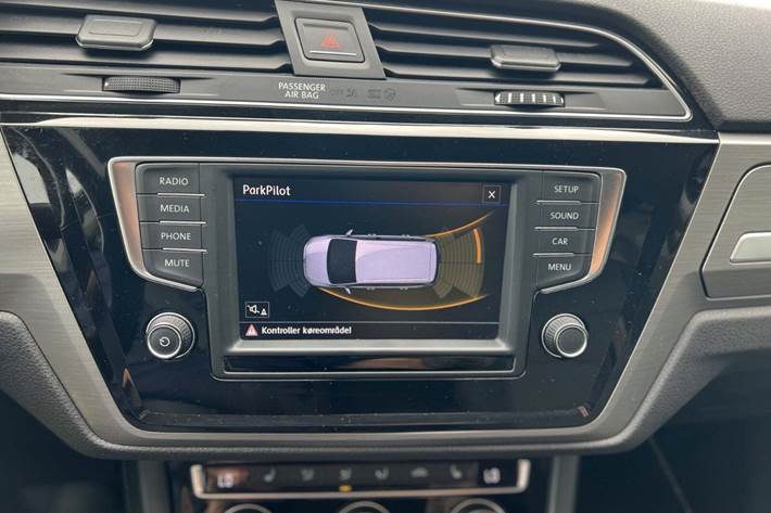 Sort VW Touran fra 2017