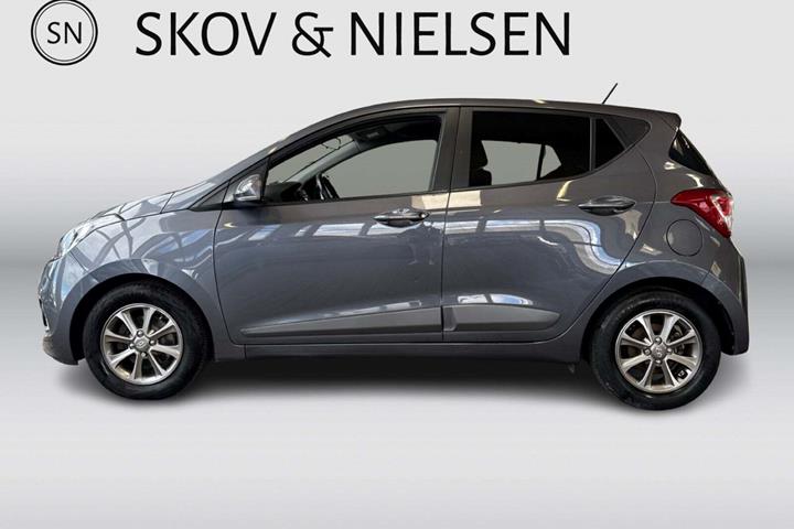 Grå Hyundai i10 fra 2014