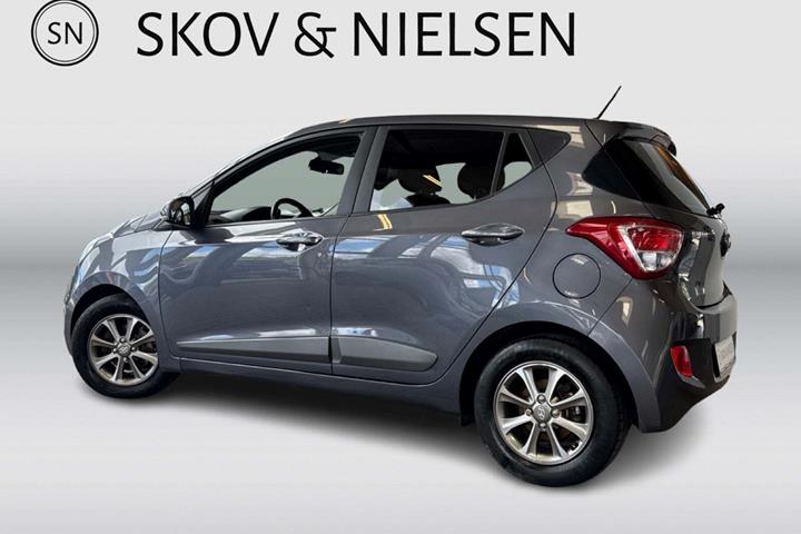 Grå Hyundai i10 fra 2014