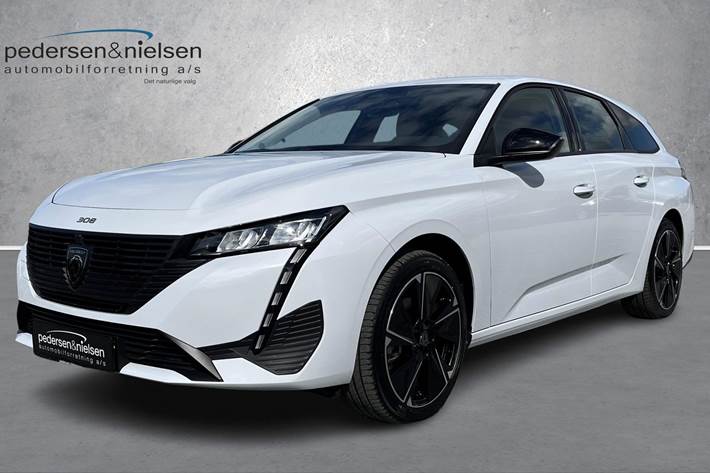 Hvid Peugeot E-308 fra 2024 set udefra