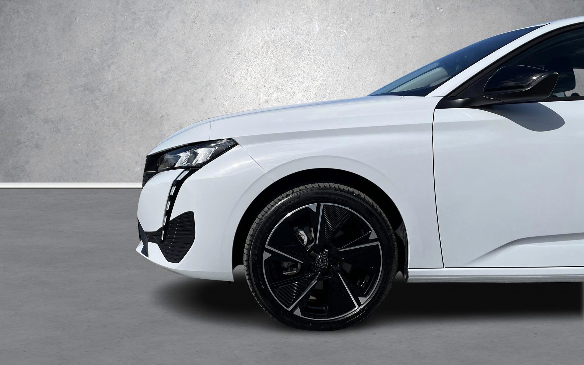 Hvid Peugeot E-308 fra 2024