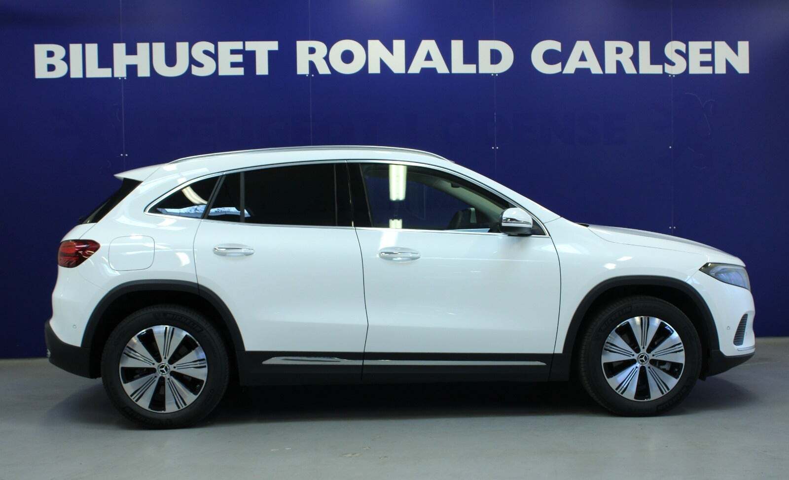 Hvid Mercedes EQA250 fra 2024