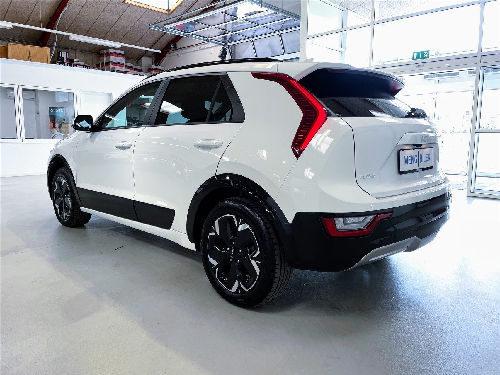 Hvid Kia Niro EV fra 2023