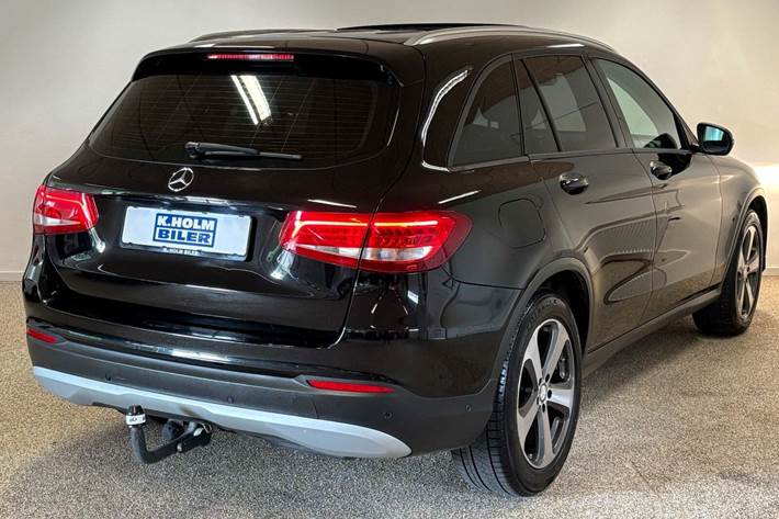 Sort Mercedes GLC220 d fra 2016