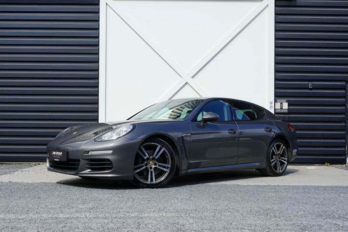 undefined Porsche Panamera fra 2014 set udefra