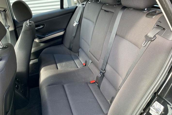 Sort BMW 316d fra 2011