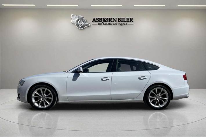 Hvid Audi A5 fra 2011