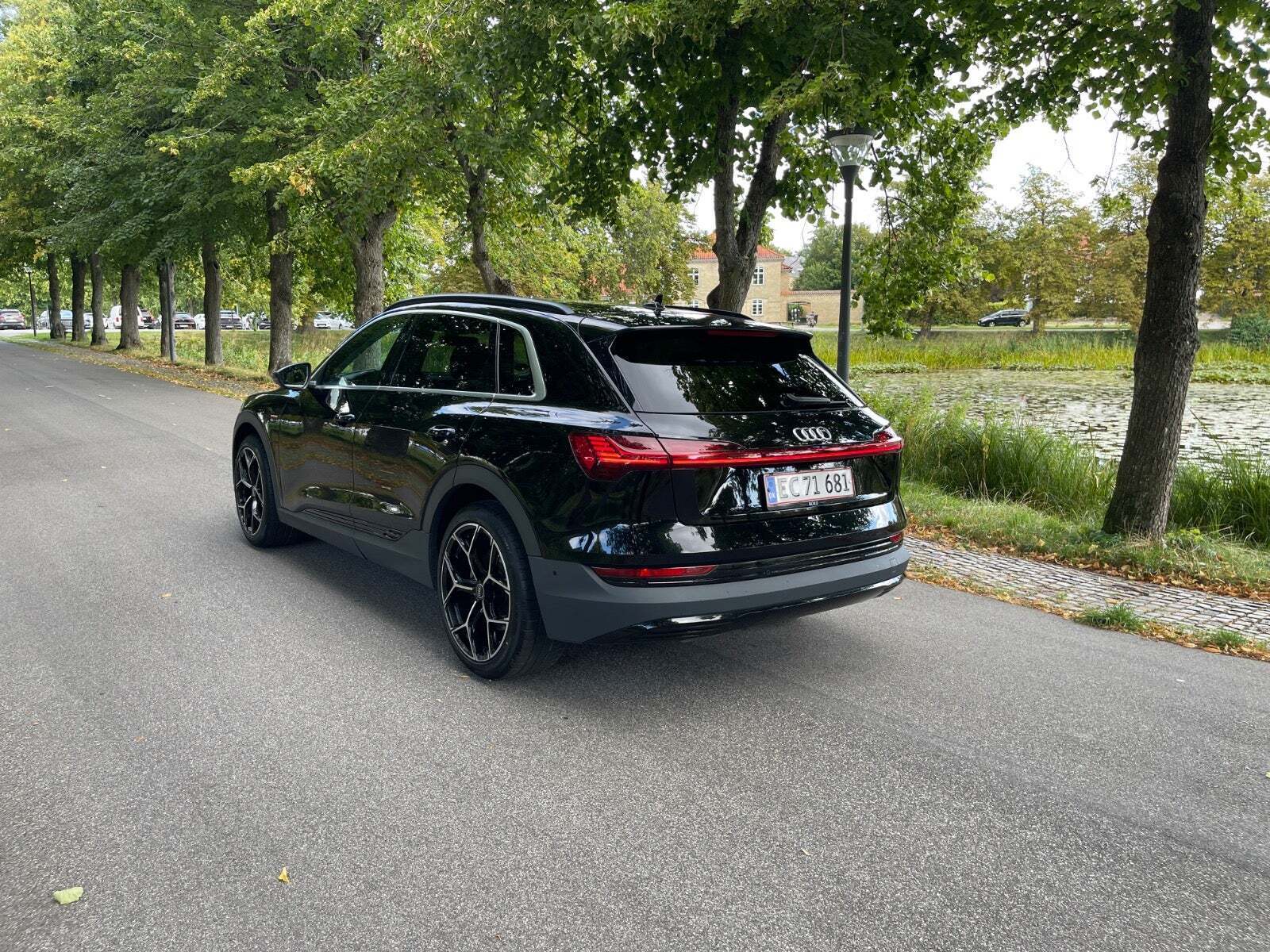 Audi e-tron 50 quattro