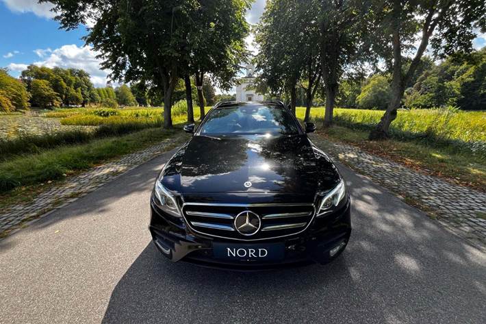 Sort Mercedes E350 d fra 2017