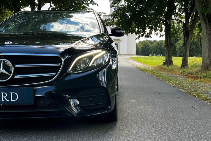 Sort Mercedes E350 d fra 2017