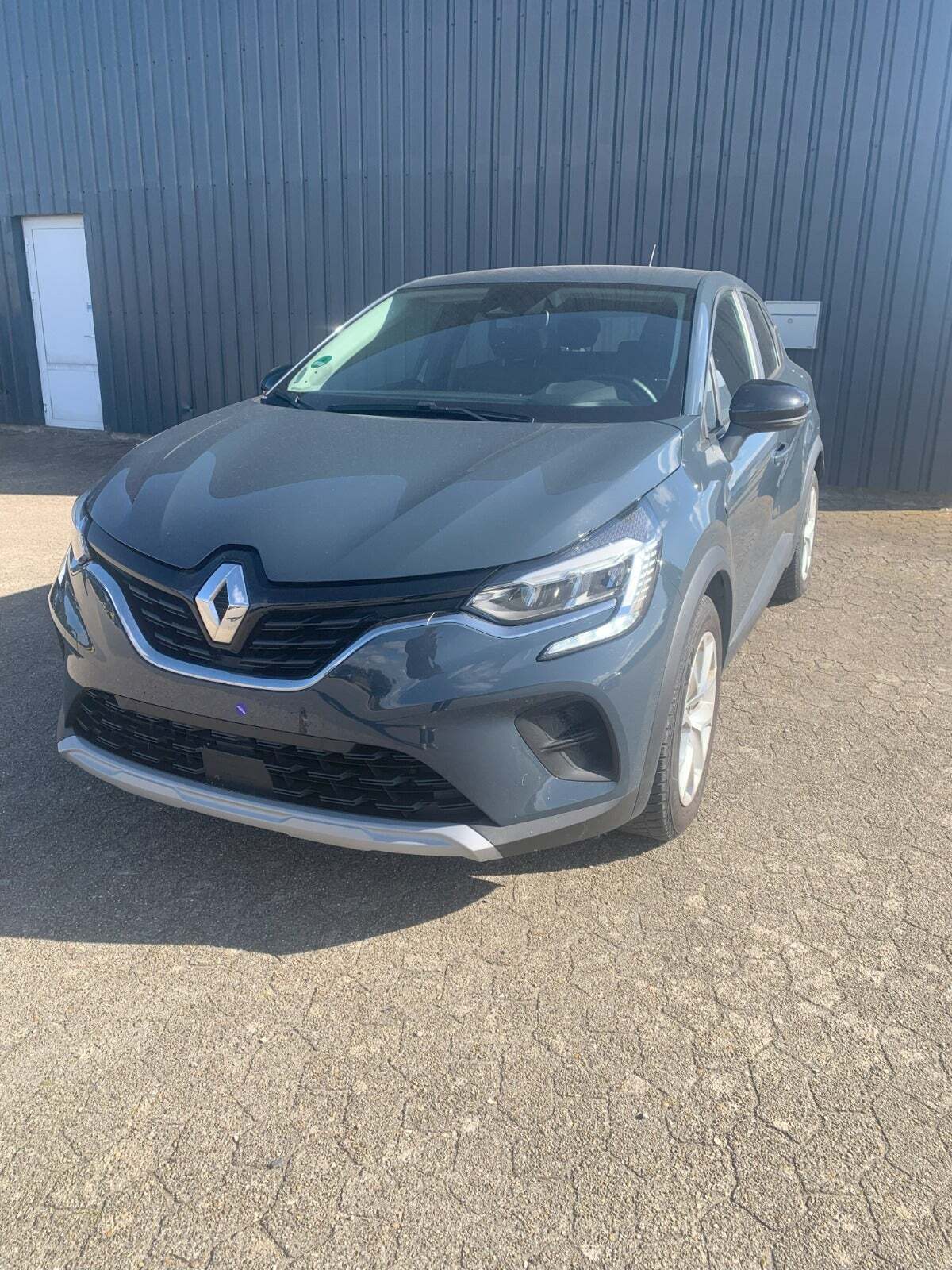 Renault Captur 1,6 E-Tech Zen