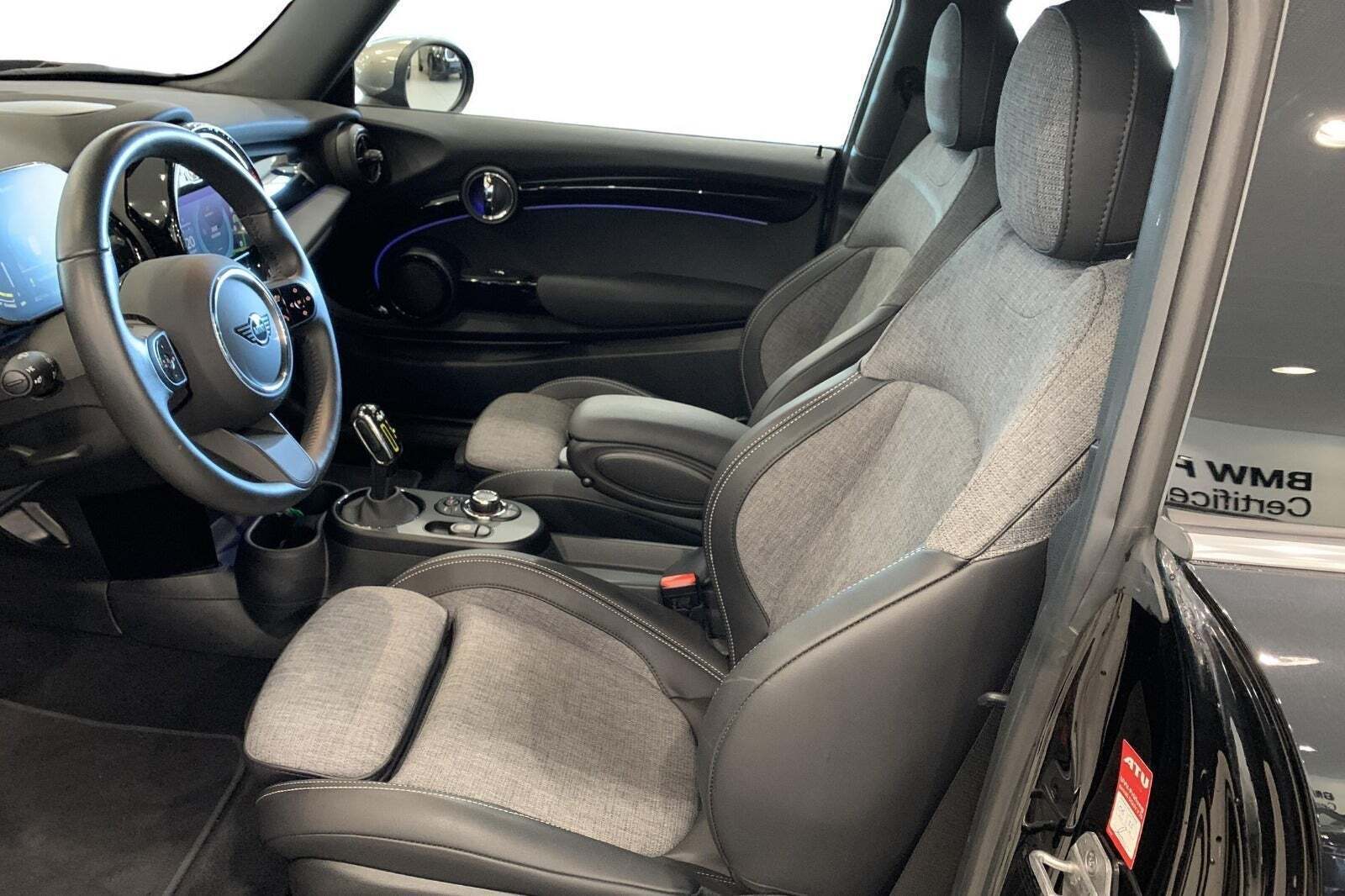 Mini Cooper SE Classic Trim