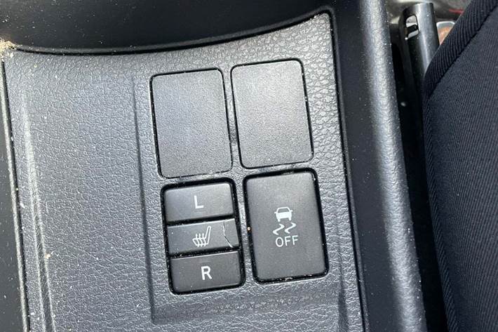 Rød Toyota Yaris fra 2015