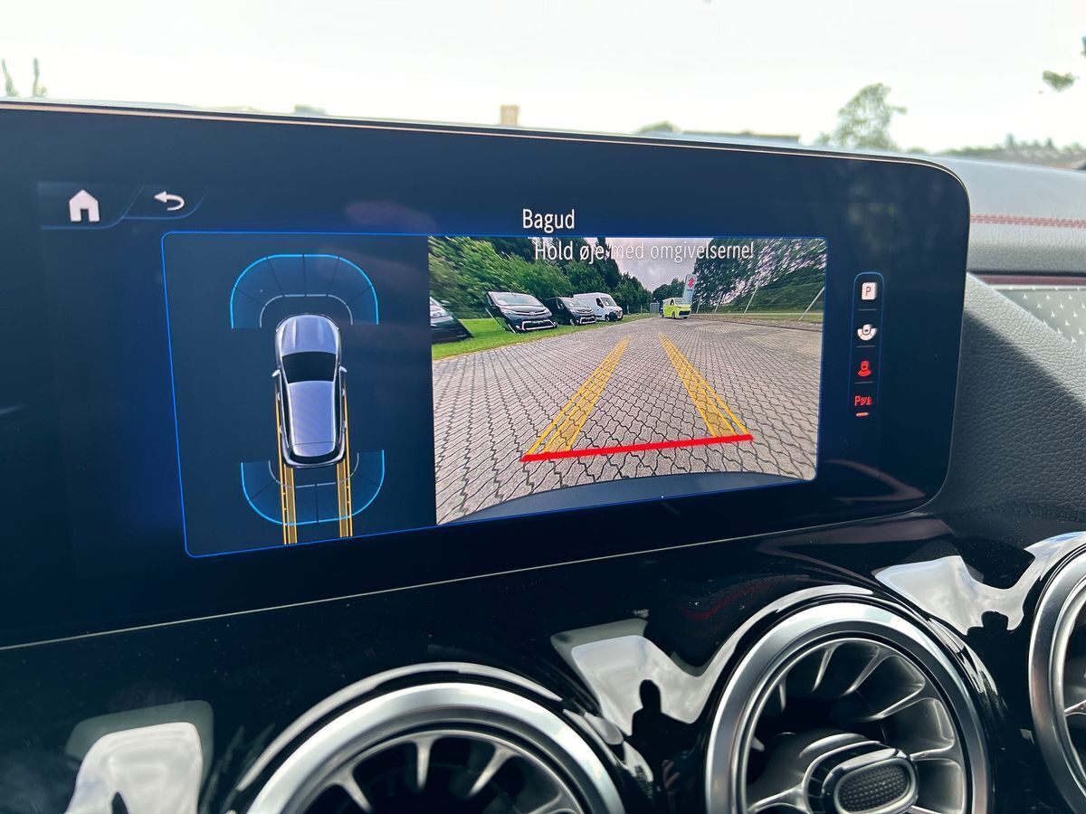 Grå Mercedes EQA 350 fra 2024