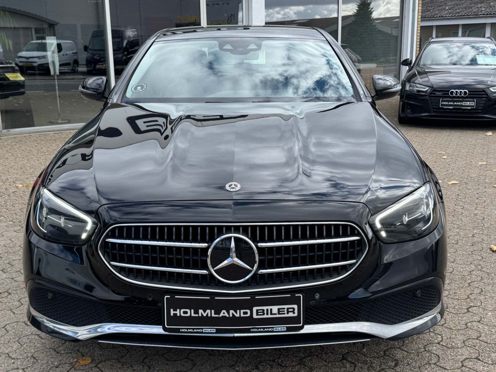 Sort Mercedes E300 de fra 2021