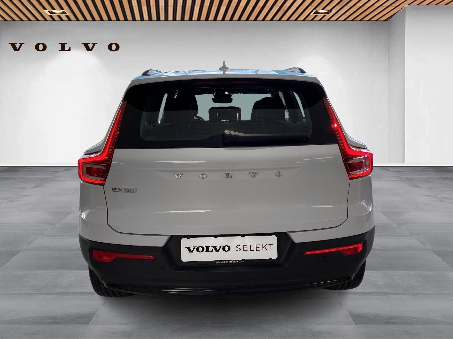 Volvo EX40 Single Motor Extended Range Plus 252HK 5d Aut.