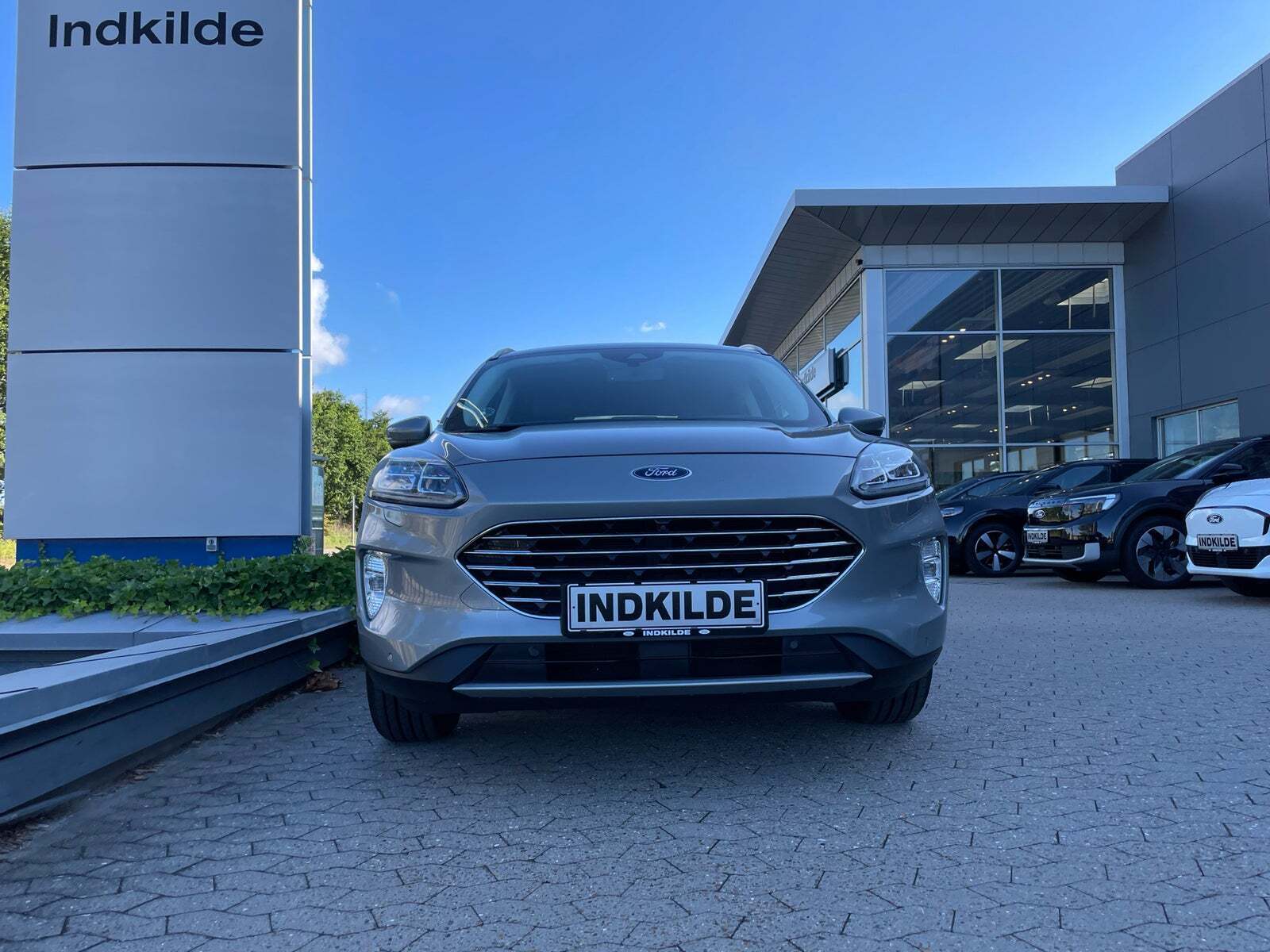 Grå Ford Kuga fra 2020