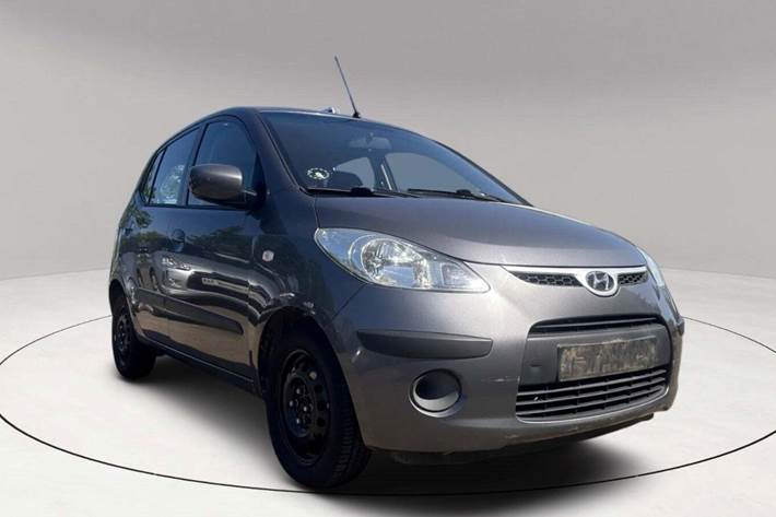 Grå Hyundai i10 fra 2009 set udefra