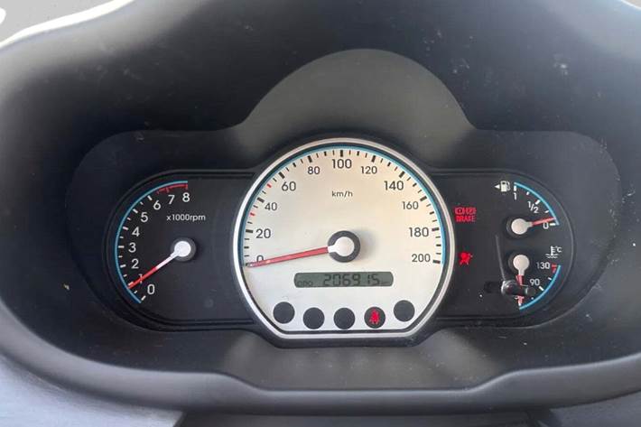 Grå Hyundai i10 fra 2009