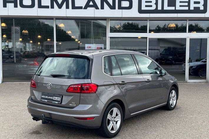 Grå VW Golf Sportsvan fra 2015